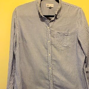 Women’s GAP dress shirt